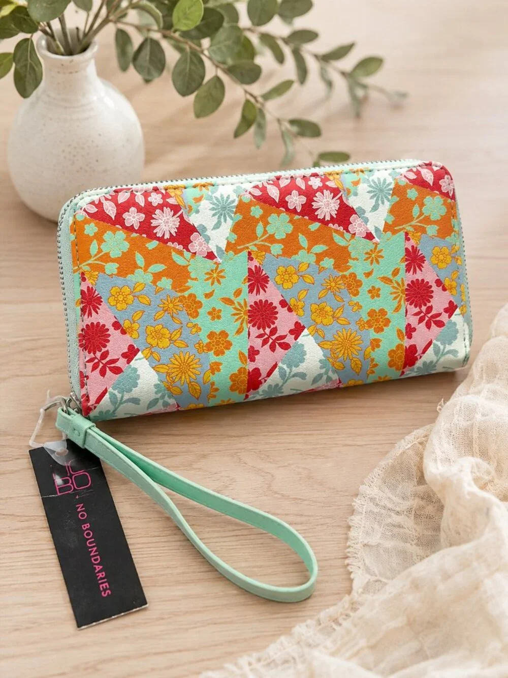 NWT No Boundaries Floral Zip Around Wristlet Wallet Multicolor Y2K Boho Strap
